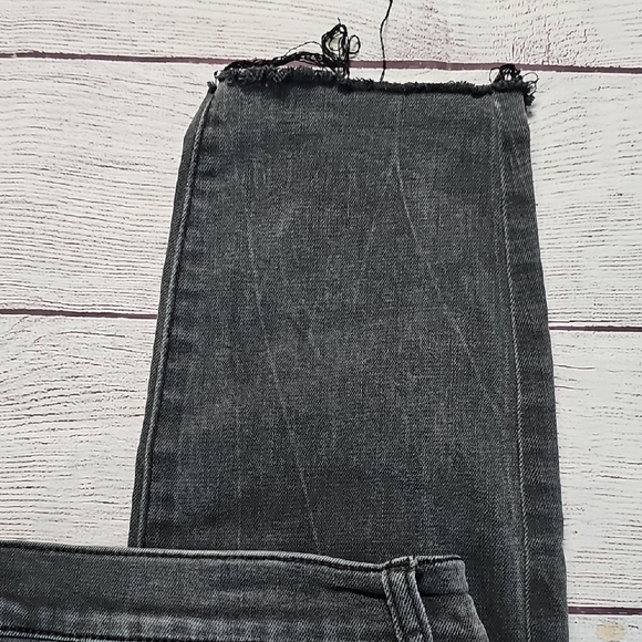 New York & Company Sz 12 Black Distressed Skinny Jeans - Picture 9 of 13